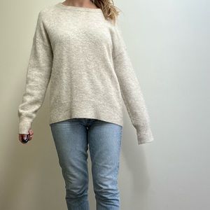 ARITZIA  – Babaton Oversized Sweater
